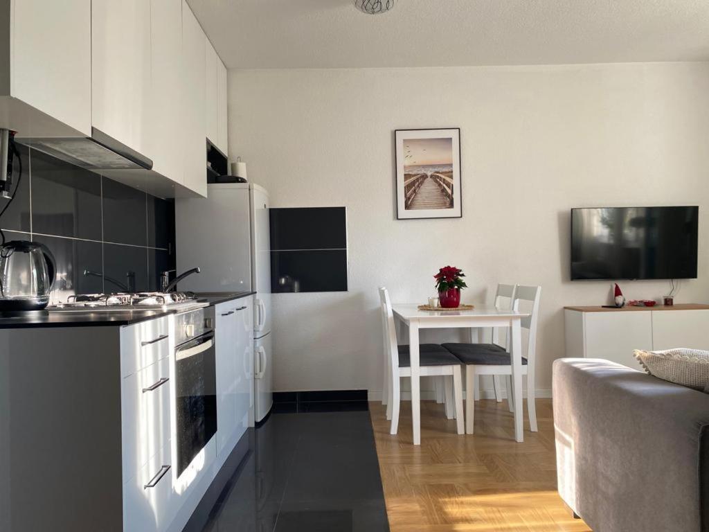 Studio Apartman Ana Загреб Экстерьер фото